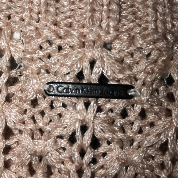 2/20$ Calvin Klein sweater - Picture 3 of 4